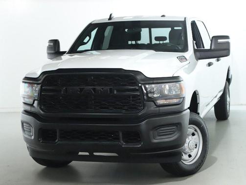 2024 RAM 2500 Tradesman Crew Cab 4x4 8' Box