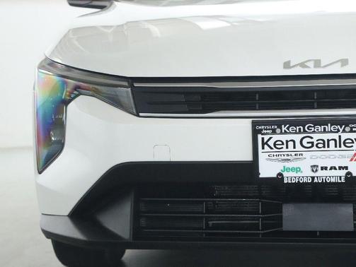 Snow White Pearl 2025 Kia K4 LXS