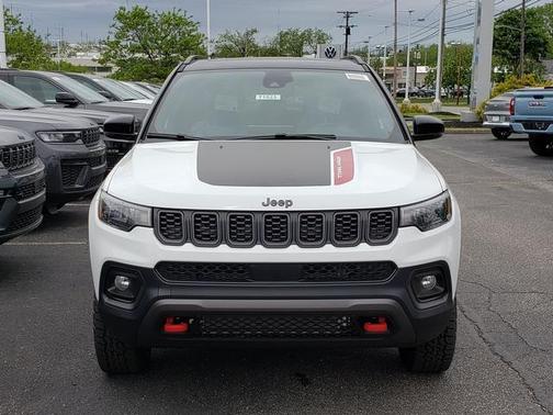 Bright White Clearcoat 2026 Jeep Compass Trailhawk