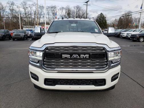 2024 RAM 3500 Limited Crew Cab 4x4 8' Box