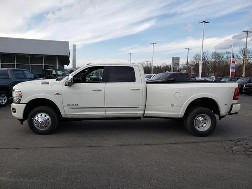2024 RAM 3500 Limited Crew Cab 4x4 8' Box