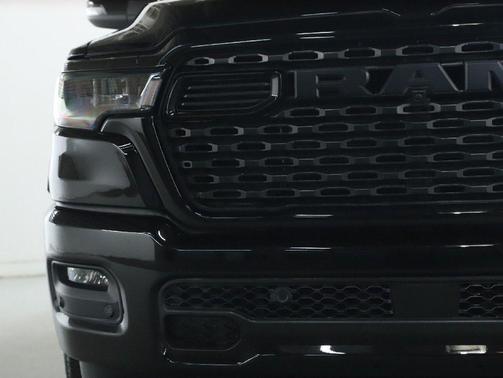 Diamond Black Crystal Pearlcoat 2025 RAM 1500 Big Horn/Lone Star
