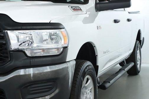 2020 RAM 2500 Tradesman Crew Cab 4X4 6'4' Box