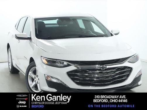 Summit White 2023 Chevrolet Malibu FWD 1LT
