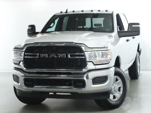 Bright White Clearcoat 2024 RAM 2500 Tradesman Crew Cab 4x4 6'4' Box