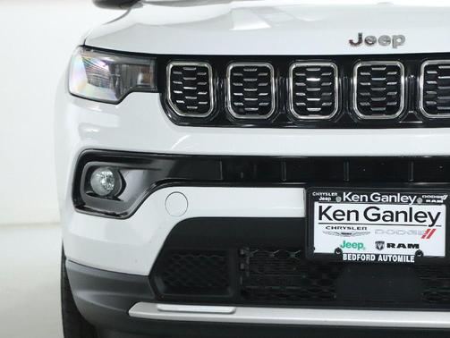 Bright White Clearcoat 2025 Jeep Compass Limited