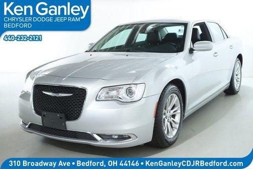 2019 Chrysler 300 Touring