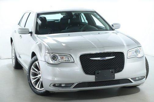2019 Chrysler 300 Touring