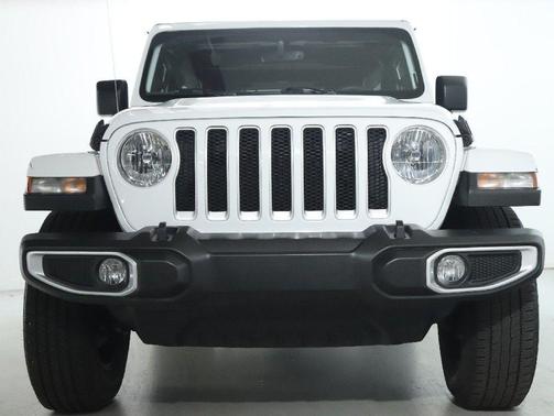 2023 Jeep Wrangler 4-Door Sahara 4x4