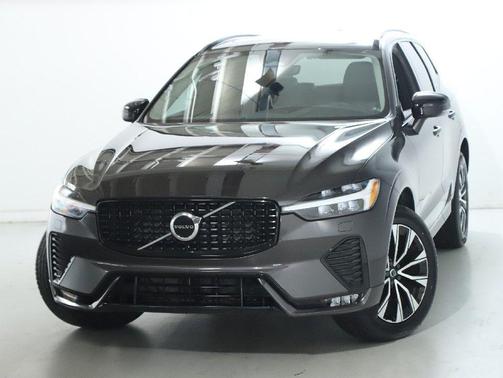 2024 Volvo XC60 B5 Core Dark Theme