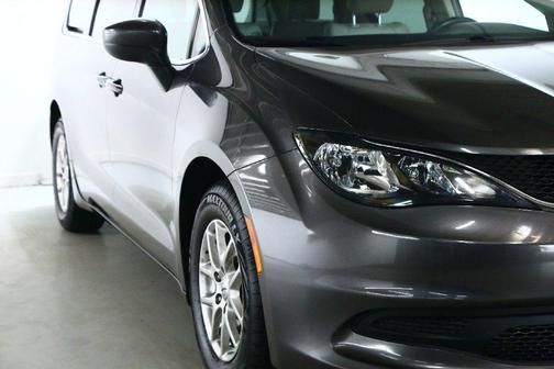 2021 Chrysler Voyager LXI
