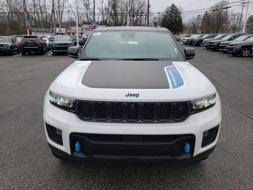 Bright White Clearcoat 2024 Jeep Grand Cherokee 4xe Trailhawk