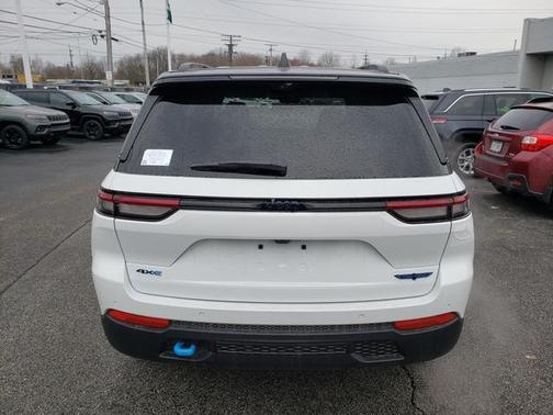 Bright White Clearcoat 2024 Jeep Grand Cherokee 4xe Trailhawk