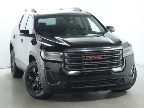 2023 GMC Acadia AWD AT4