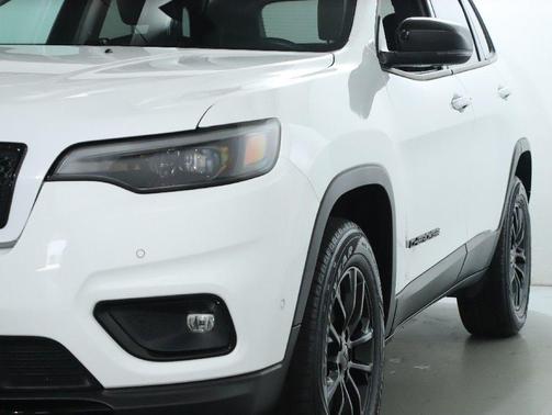 2023 Jeep Cherokee Altitude