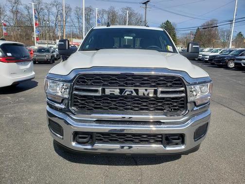 2024 RAM 3500 Tradesman Crew Cab 4x4 6'4' Box