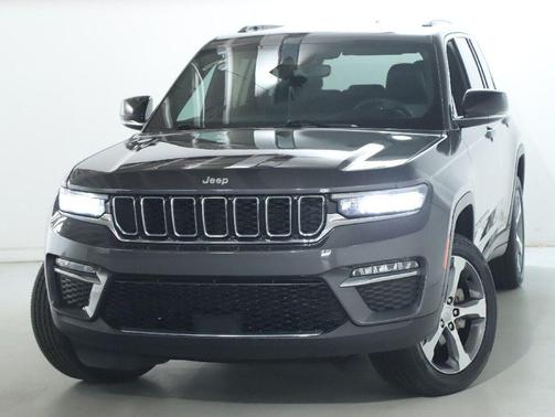 Baltic Gray Metallic Clearcoat 2024 Jeep Grand Cherokee Limited