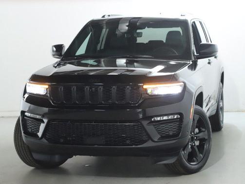 Diamond Black Crystal Pearlcoat 2025 Jeep Grand Cherokee Limited