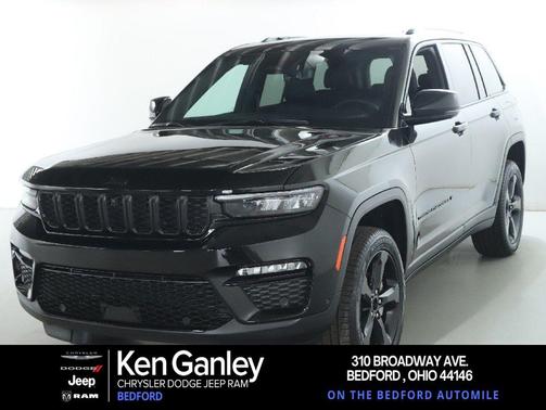 Diamond Black Crystal Pearlcoat 2025 Jeep Grand Cherokee Limited