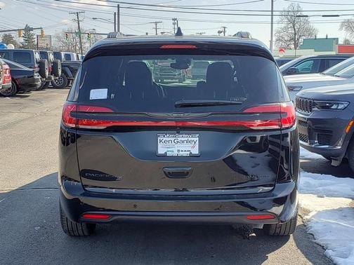 2026 Chrysler Pacifica Limited
