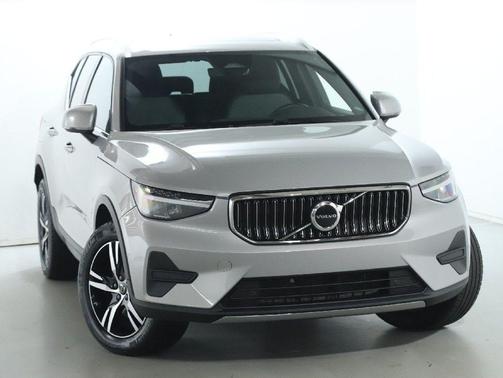 2024 Volvo XC40 B5 Core