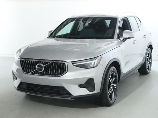 2024 Volvo XC40 B5 Core
