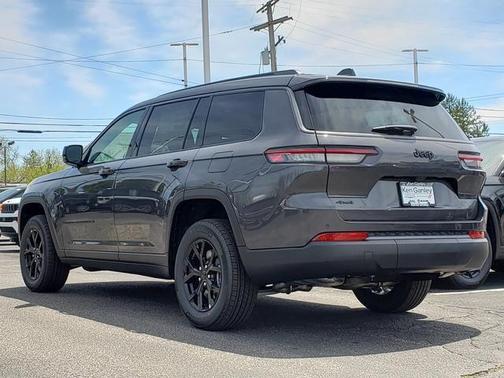 Baltic Gray Metallic Clearcoat 2026 Jeep Grand Cherokee L Altitude