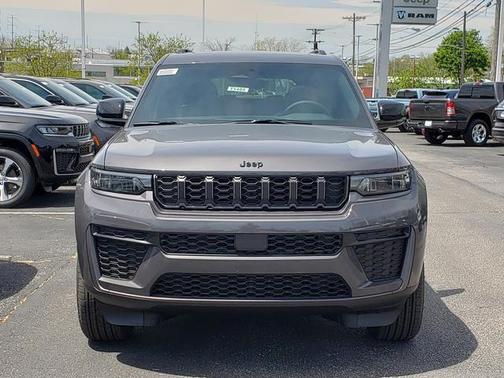 Baltic Gray Metallic Clearcoat 2026 Jeep Grand Cherokee L Altitude