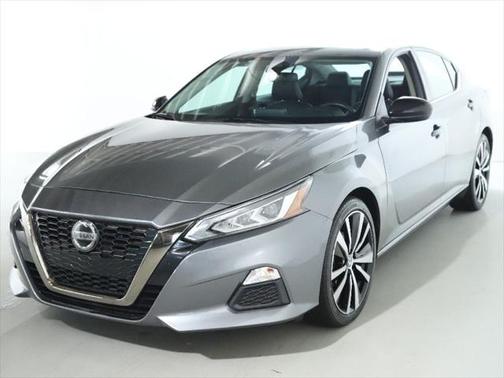 2022 Nissan Altima SR FWD