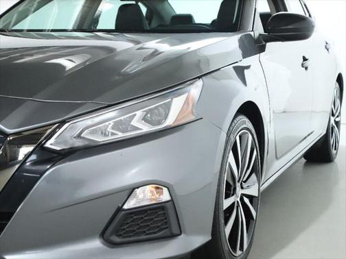 2022 Nissan Altima SR FWD