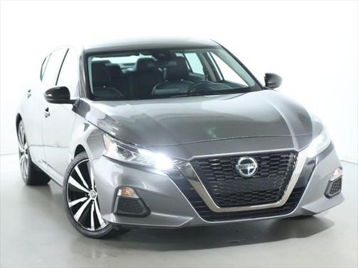 2022 Nissan Altima SR FWD