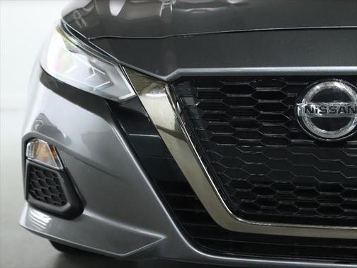 2022 Nissan Altima SR FWD