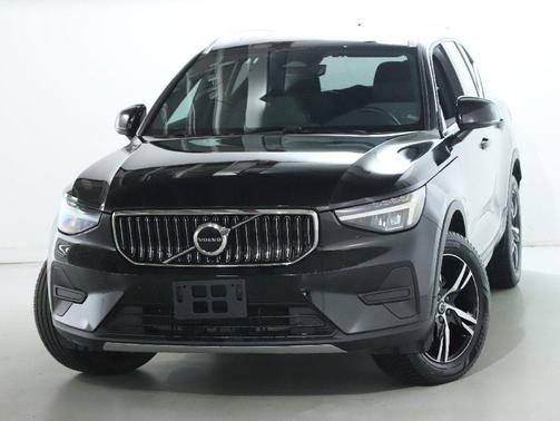 2024 Volvo XC40 B5 Core