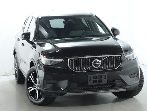 2024 Volvo XC40 B5 Core