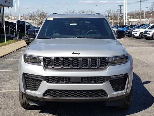 Silver Zynith 2026 Jeep Grand Cherokee Limited