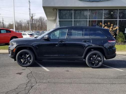 2025 Jeep Grand Cherokee Altitude