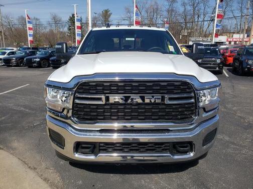2024 RAM 3500 Tradesman Crew Cab 4x4 6'4' Box