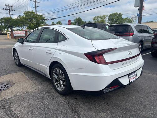 2022 Hyundai SONATA SEL