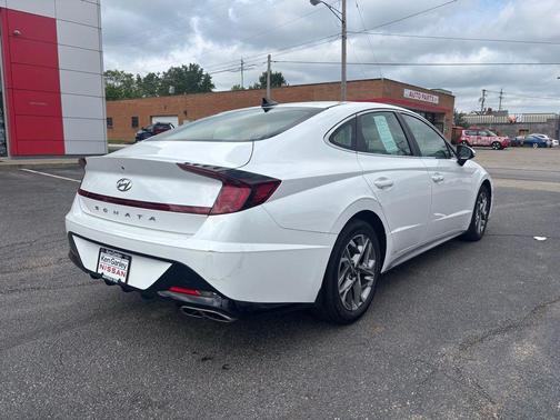 2022 Hyundai SONATA SEL