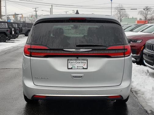 2026 Chrysler Pacifica L