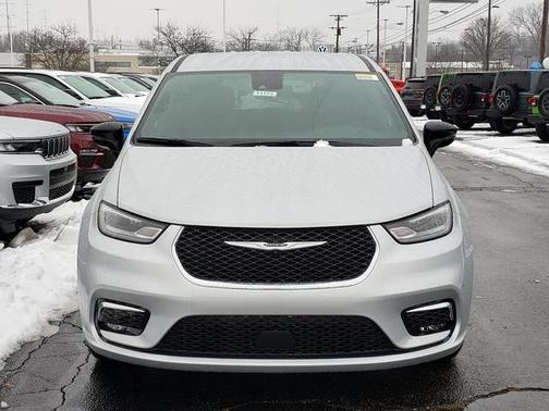 2026 Chrysler Pacifica L