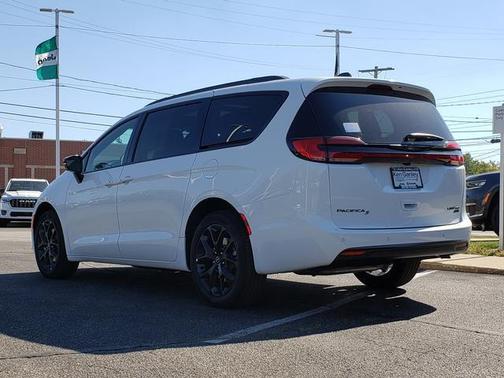 2026 Chrysler Pacifica Limited