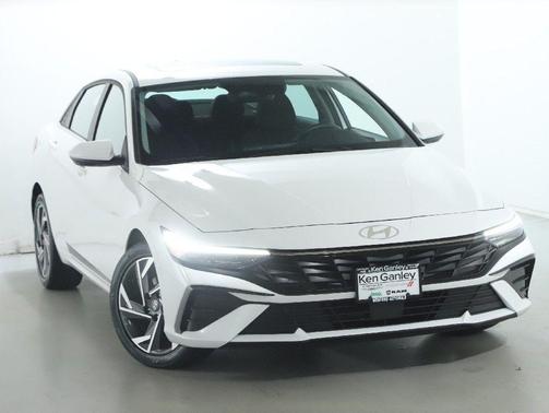 2025 Hyundai ELANTRA SEL