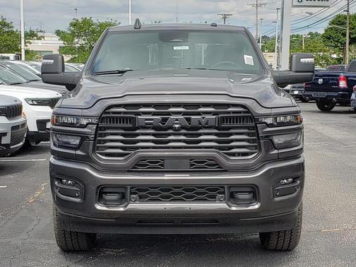 2025 RAM 2500 Big Horn Crew Cab 4x4 8' Box
