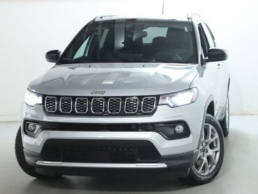 Silver Zynith Metallic Clearcoat 2025 Jeep Compass Limited