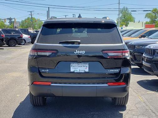 Diamond Black Crystal Pearlcoat 2026 Jeep Grand Cherokee L Limited