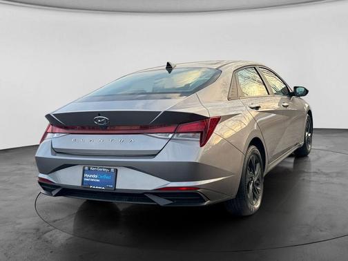 Fluid Metal 2023 Hyundai ELANTRA SEL