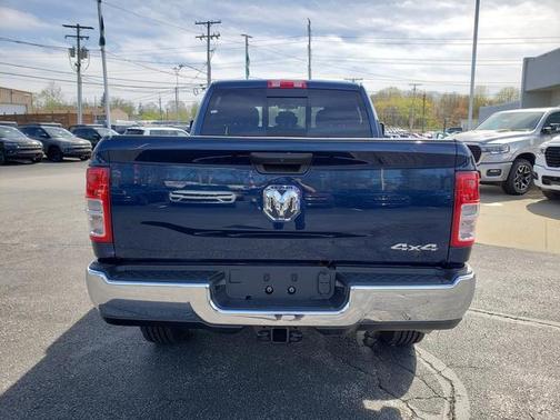2024 RAM 3500 Tradesman Crew Cab 4x4 6'4' Box