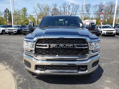 2024 RAM 3500 Tradesman Crew Cab 4x4 6'4' Box