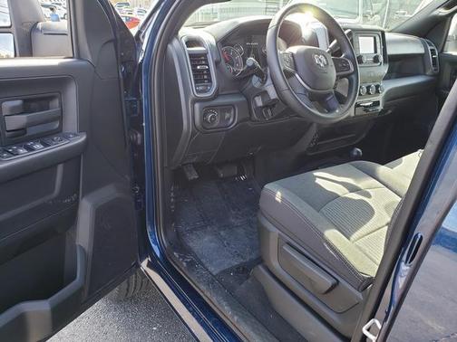 2024 RAM 3500 Tradesman Crew Cab 4x4 6'4' Box